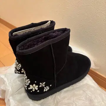RANDA 블랙 비즈 장식 어그 부츠 L