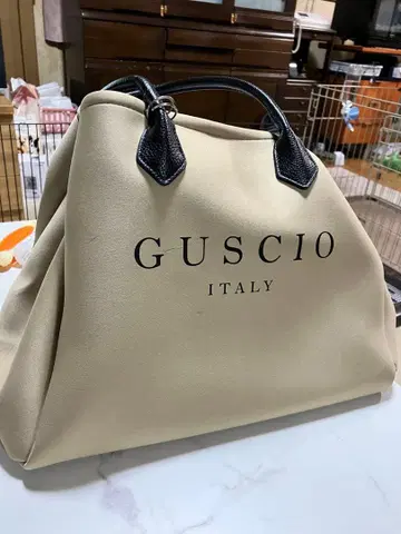 GUSCIO 베이지 토트백
