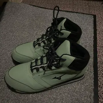 미즈노 스노우 슈즈 카키색