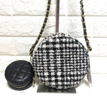 AG by aquagirl 원형 숄더백 파우치 참 포함