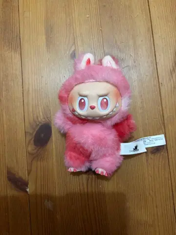 미사용 새상품 귀여운 빨간색 러브브 3세대 봉제 인형