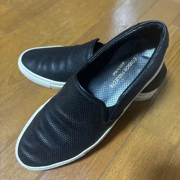 커먼 프로젝트 펀칭 가죽 슬립온