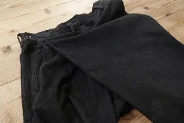 julius 13aw 폴딩 인디렉트 팬츠 코팅 있음