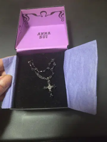 ANNA SUI 크로스 모티브 목걸이