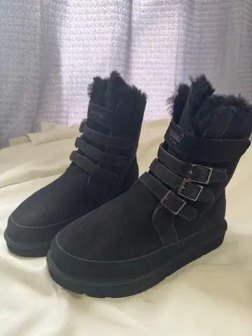 미사용 새상품! AU&MU 미들 퍼 부츠 23cm