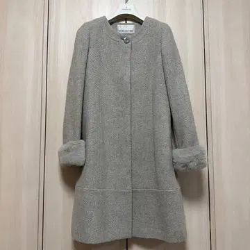 NATURAL BEAUTY BASIC 그레이 롱 코트 소매 퍼 포함