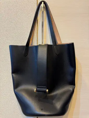 &MyuQ MATTE ERA 토트백 [ 중고 ]