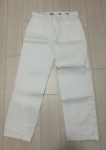 874 Original Fit 화이트 치노 팬츠