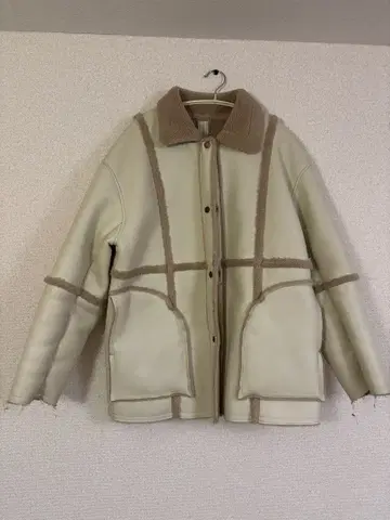 [ 여성용 ] 무스탕 코트 크림색 보아 안감