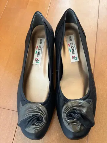 PRINCESS YUKI 블랙 플랫슈즈