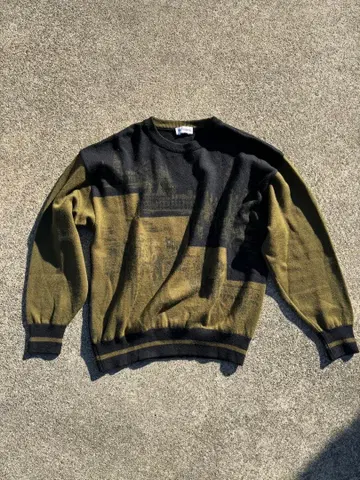 그래픽 니트 스웨터