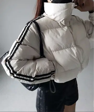 사이드 라인 나일론 숏 퍼프 다운 자켓 화이트 미밈 셀렉