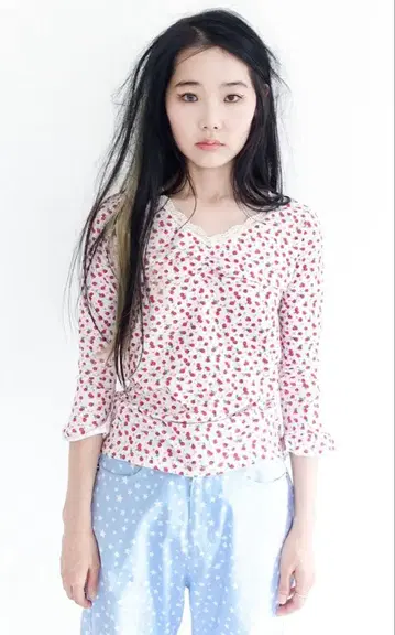 shop faerie strawberry lace top 페어리