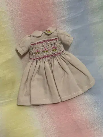 브라이스 스모킹 원피스 아웃핏 작가님