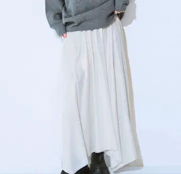 글리터 언밸런스 헴 스커트 지나시스 미사용 새상품 이번 시즌 신상