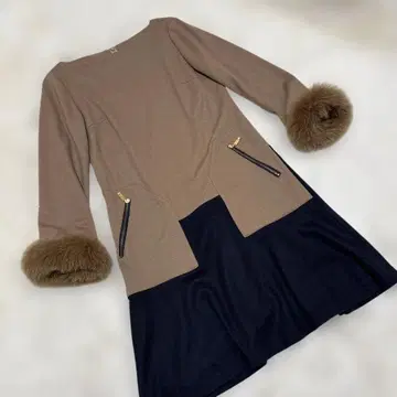 새상품급 퍼 포함 브라운 네이비 무릎 기장 원피스