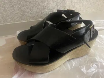 파비오 루스꼬니 블랙 크로스 스트랩 웨지힐 샌들