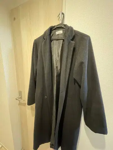 Lui's 블랙 체스터 코트 M 사이즈