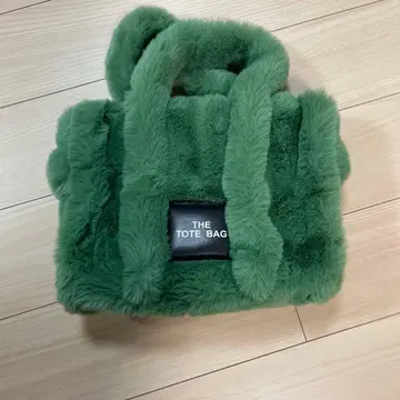 그린 퍼 토트백 로고 포함