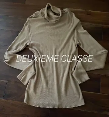 두지엠 클라세 터틀넥 카멜