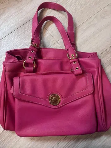 사만사베가 프론트 포켓 핸드백