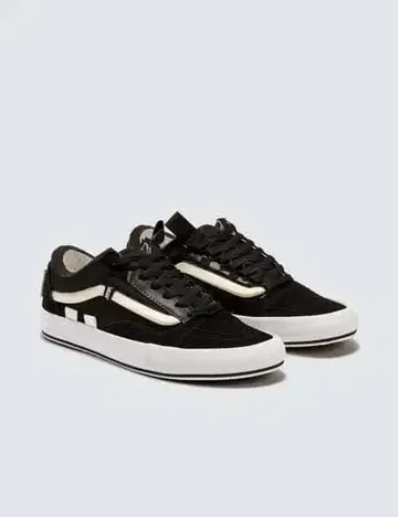 블랙/아이보리 스니커즈 로우컷