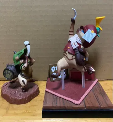 몬스터 헌터 제일복권 아일루 피규어 2점