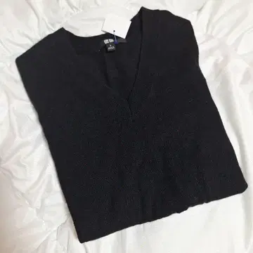 캐시미어 100% 유니클로 UNIQLO 블랙 V넥 스웨터 ZARA 띠어리