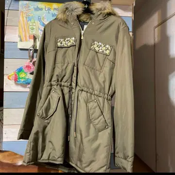 Rady 밀리터리 비쥬 코트