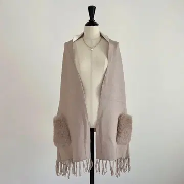 최신작 미사용 새상품 포켓 퍼 판초 가디건