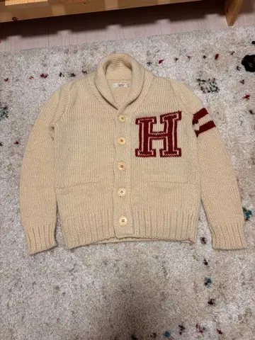 구제 의류 H 자수 크림색 니트 가디건