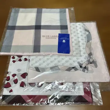 BLUE LABEL CRESTBRIDGE 손수건 세트