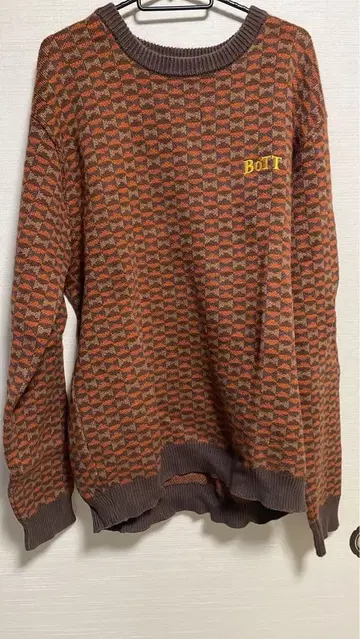 BOTT 자수 니트 스웨터