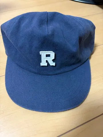 네이비 R 자수 캡