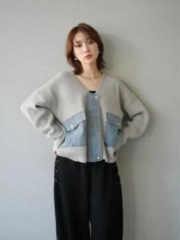 데님 포켓 디자인 니트 가디건 lumier 류미에 동형
