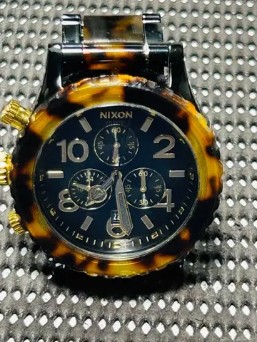 NIXON 아날로그 쿼츠 손목시계 토터스 디자인