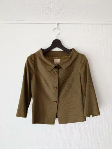 시빌라 올리브 그린 자켓 스커트 세트