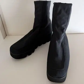 새상품급 힐스 에비뉴 삭스 부츠 스트레치 웨지솔 24cm 블랙