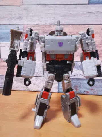 트랜스포머 메가트론 (현 상태)