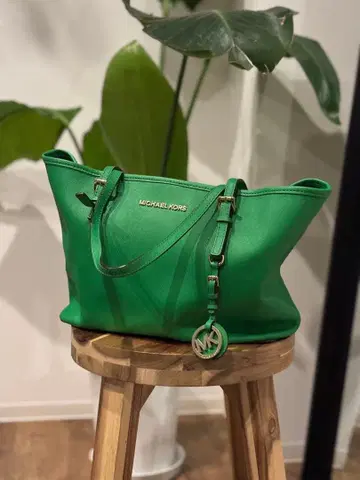 MICHAEL KORS 그린 토트백