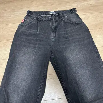 9090 다크 그레이 스트레이트 데님