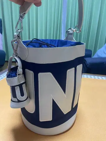 크랭크 F1153 네이비 화이트 로고 토트백