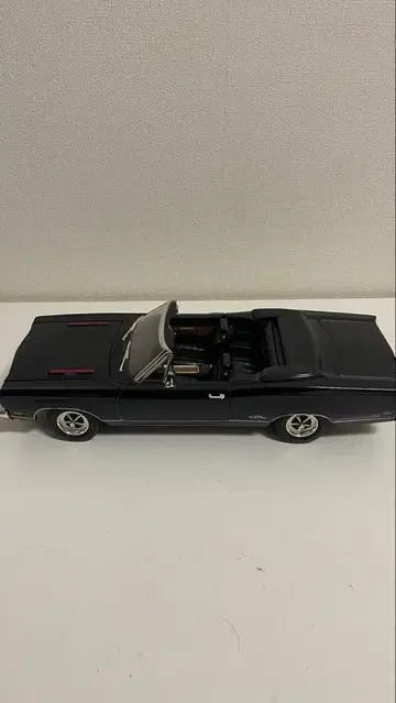 1969 Plymouth GTX 1:18 Scale