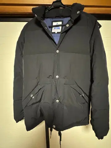 케이프 하이츠 S 블랙 다운 자켓 후드 부착 중고