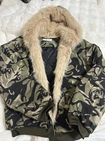 카모플라쥬 퍼 다운 자켓