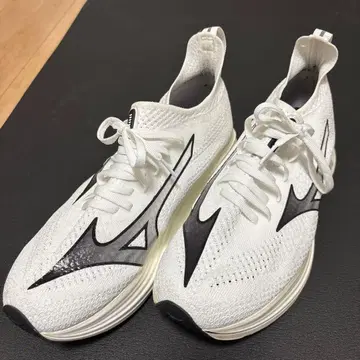 미즈노 네오 화이트 러닝화