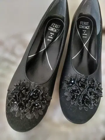 FIRST CONTACT 블랙 플랫슈즈 24.5cm