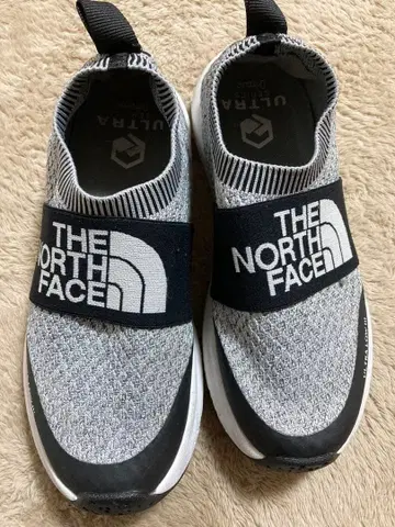 THE NORTH FACE 울트라 로우 그레이/블랙 스니커즈