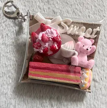 가챠 파우치 [ 핑크 곰돌이 딸기 케이크 ]