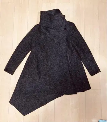 mizuiroind, 좌우 비대칭 디자인 코트